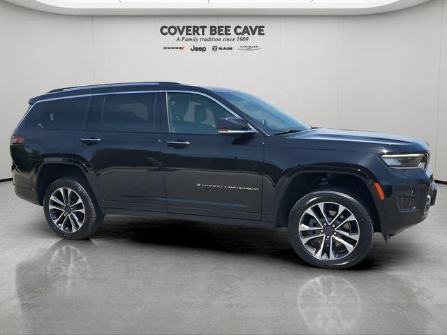 Photo of 2022 Diamond Black Jeep Grand Cherokee L