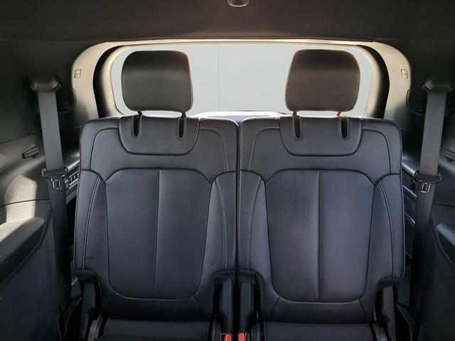 Photo of 2022 Diamond Black Jeep Grand Cherokee L