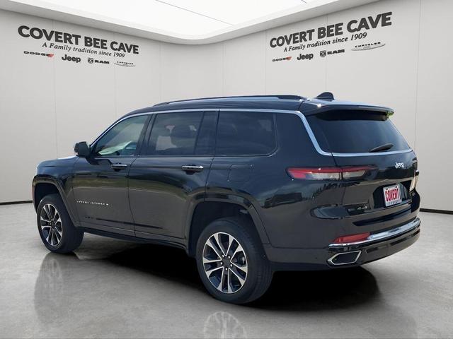 Photo of 2022 Diamond Black Jeep Grand Cherokee L