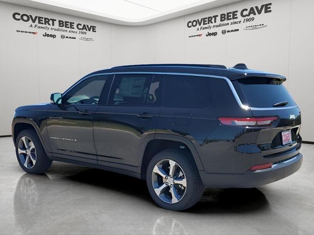 Photo of 2025 Diamond Black Jeep Grand Cherokee L
