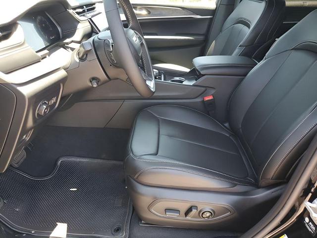 Photo of 2025 Diamond Black Jeep Grand Cherokee L