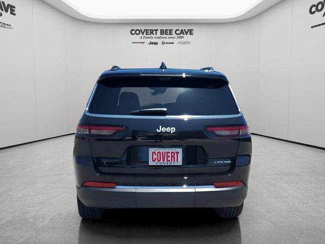 Photo of 2025 Diamond Black Jeep Grand Cherokee L