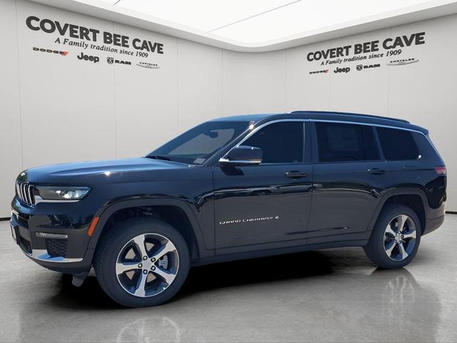 Photo of 2025 Diamond Black Jeep Grand Cherokee L