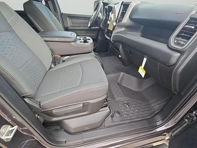 Photo of 2025 Granite Crystal Clearcoat Metallic RAM 2500