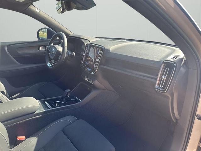 Photo of 2023 Bright Volvo XC40 Recharge Pure Electric