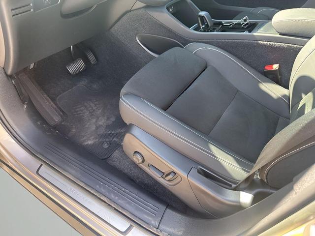Photo of 2023 Bright Volvo XC40 Recharge Pure Electric