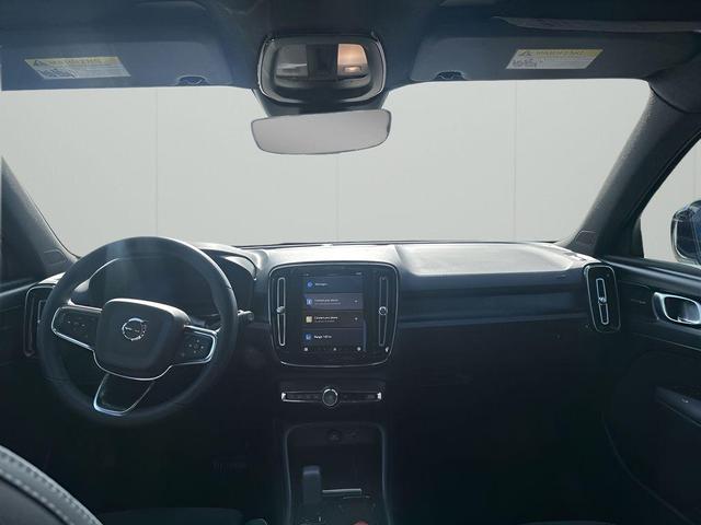 Photo of 2023 Bright Volvo XC40 Recharge Pure Electric