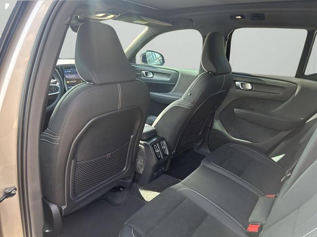 Photo of 2023 Bright Volvo XC40 Recharge Pure Electric