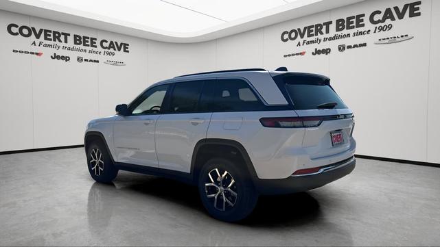 Photo of 2025 Bright White Clearcoat Jeep Grand Cherokee