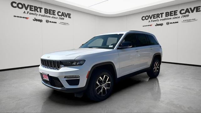 Photo of 2025 Bright White Clearcoat Jeep Grand Cherokee