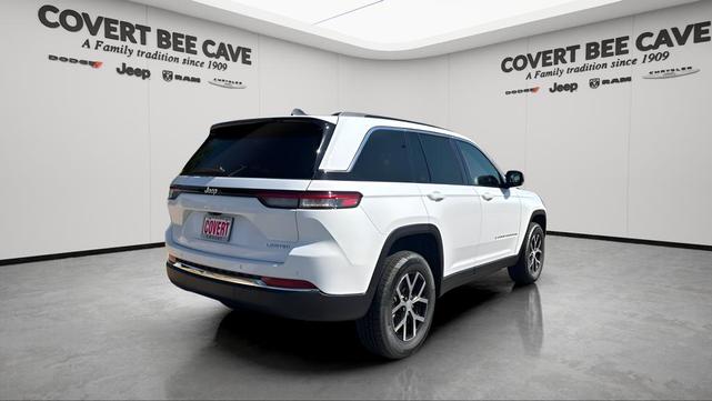 Photo of 2025 Bright White Clearcoat Jeep Grand Cherokee