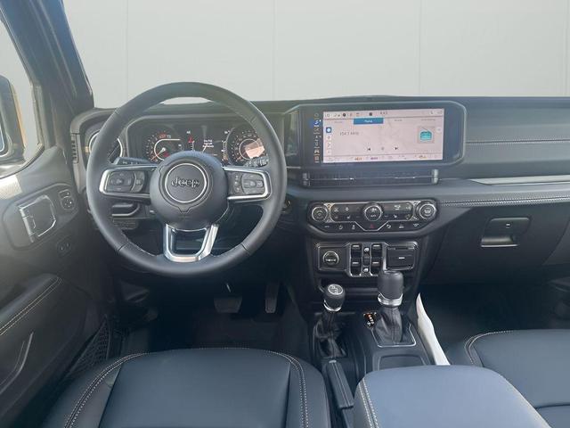 Photo of 2025 Granite Crystal Clearcoat Metallic Jeep Wrangler