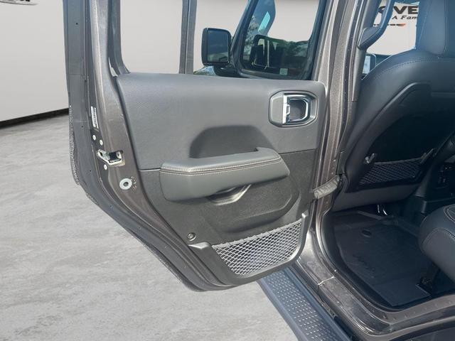 Photo of 2025 Granite Crystal Clearcoat Metallic Jeep Wrangler