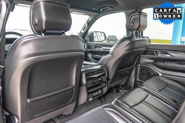 Photo of 2024 Bright White Clearcoat Jeep Wagoneer