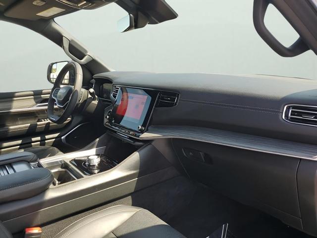 Photo of 2024 Bright White Clearcoat Jeep Wagoneer L