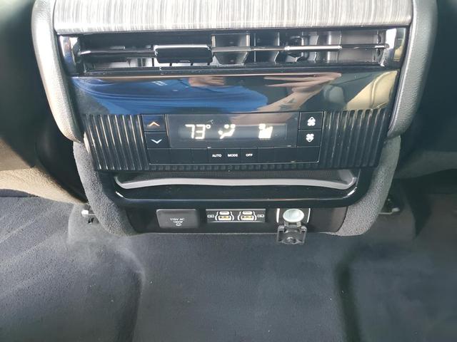 Photo of 2024 Bright White Clearcoat Jeep Wagoneer L