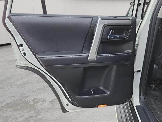 Photo of 2018 Super White Toyota 4Runner