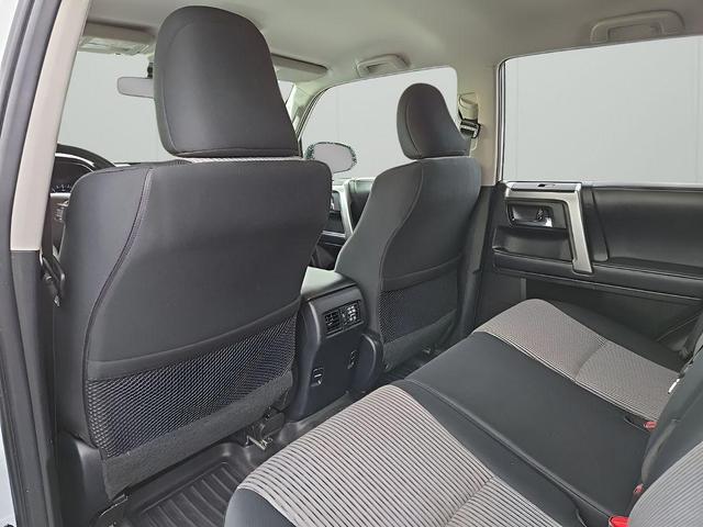 Photo of 2018 Super White Toyota 4Runner