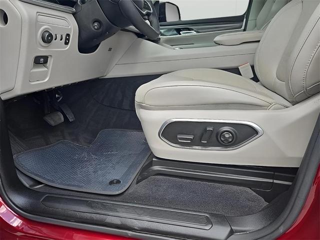 Photo of 2023 Velvet Red Pearlcoat Jeep Wagoneer