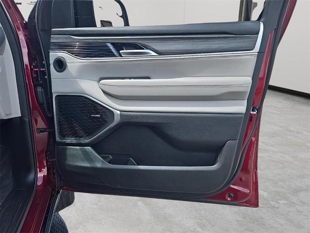 Photo of 2023 Velvet Red Pearlcoat Jeep Wagoneer