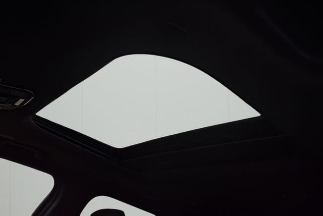 Photo of 2025 Bright White Clearcoat Jeep Grand Cherokee L