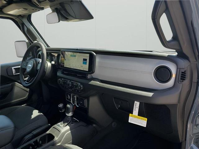 Photo of 2025 Anvil Clearcoat Jeep Wrangler