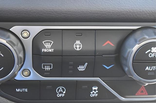 Photo of 2025 Granite Crystal Clearcoat Metallic Jeep Gladiator