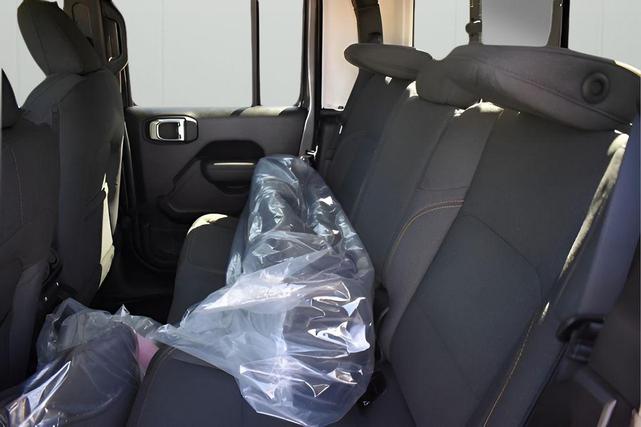 Photo of 2025 Granite Crystal Clearcoat Metallic Jeep Gladiator