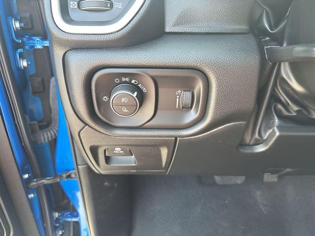 Photo of 2022 Hydro Blue Pearlcoat RAM 1500