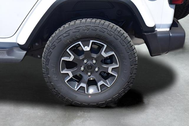 Photo of 2025 Bright White Clearcoat Jeep Wrangler