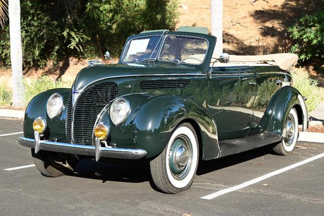 1938 Ford Deluxe