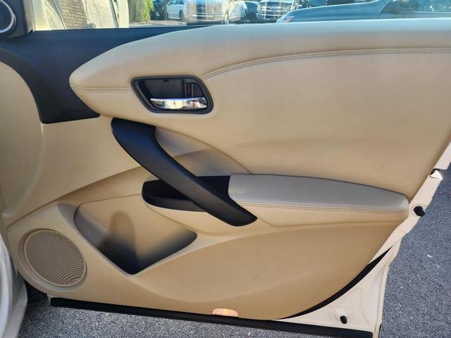 Photo of 2017 White Diamond Pearl Acura RDX