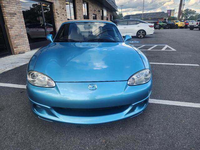 Photo of 2002 Blue Mazda MX-5 Miata
