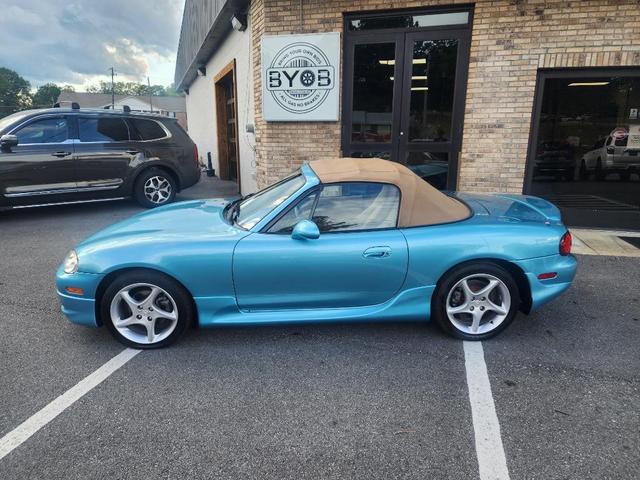 Photo of 2002 Blue Mazda MX-5 Miata