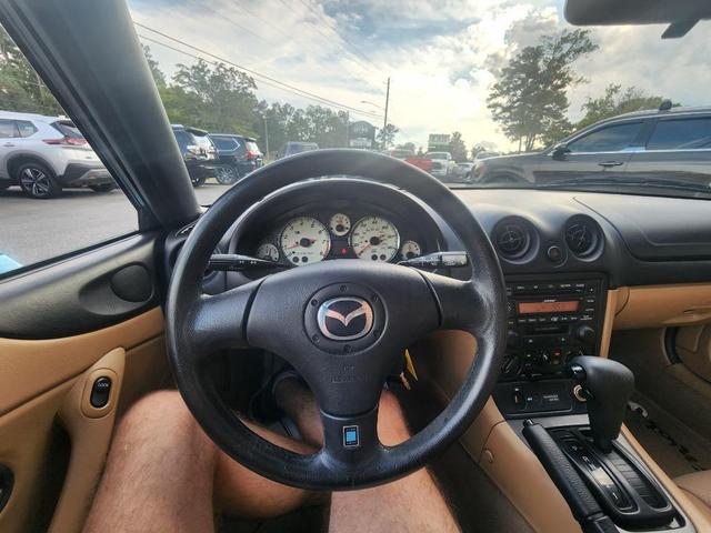 Photo of 2002 Blue Mazda MX-5 Miata