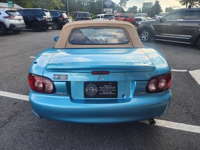 Photo of 2002 Blue Mazda MX-5 Miata