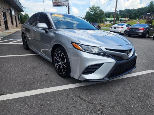 Photo of 2018 Celestial Silver Metallic Toyota Camry