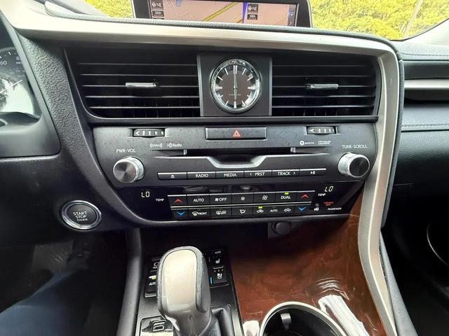 Photo of 2019 Atomic Silver Lexus RX 350