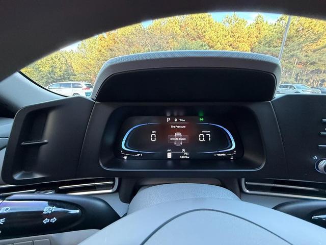 Photo of 2024 Ecotronic Gray Hyundai ELANTRA