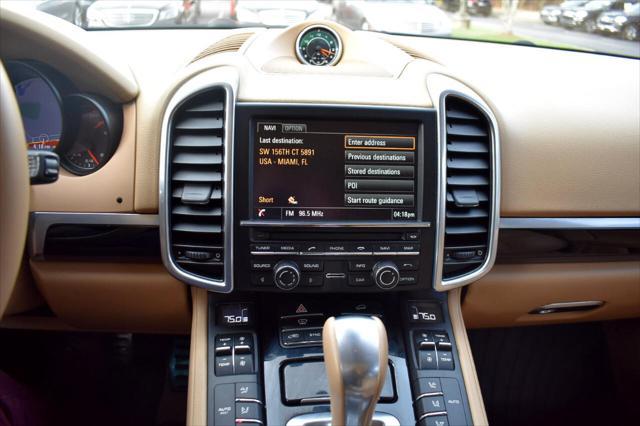 Photo of 2016 Meteor Gray Metallic Porsche Cayenne