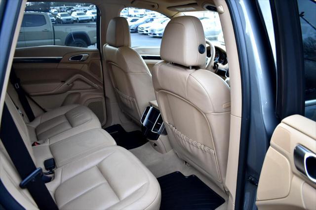 Photo of 2016 Meteor Gray Metallic Porsche Cayenne