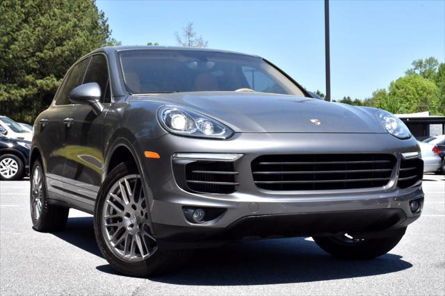 Photo of 2016 Meteor Gray Metallic Porsche Cayenne