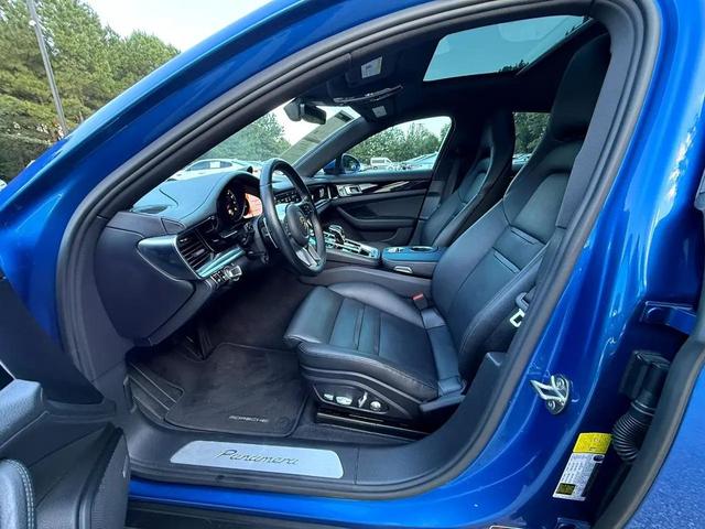 Photo of 2018 Sapphire Blue Metallic Porsche Panamera
