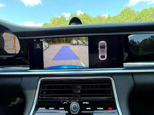 Photo of 2018 Sapphire Blue Metallic Porsche Panamera