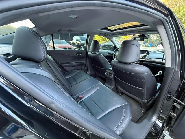 Photo of 2016 Crystal Black Pearl Honda Accord