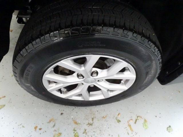 Photo of 2022 Bright White Clearcoat Jeep Grand Cherokee