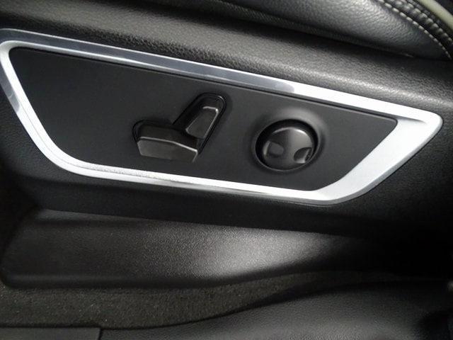 Photo of 2022 Bright White Clearcoat RAM 1500