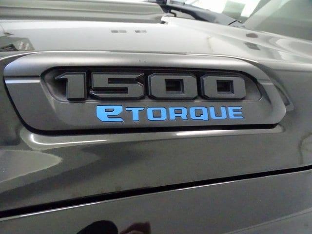 Photo of 2025 Diamond Black RAM 1500