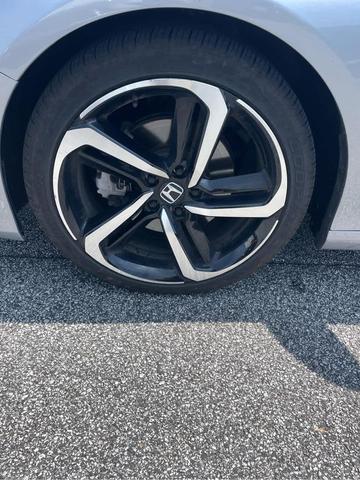 Photo of 2022 Lunar Silver Metallic Honda Accord