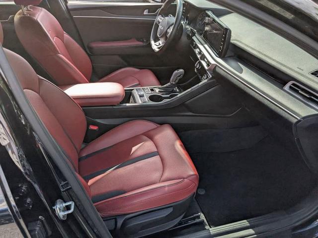 Photo of 2023 Ebony Black Kia K5